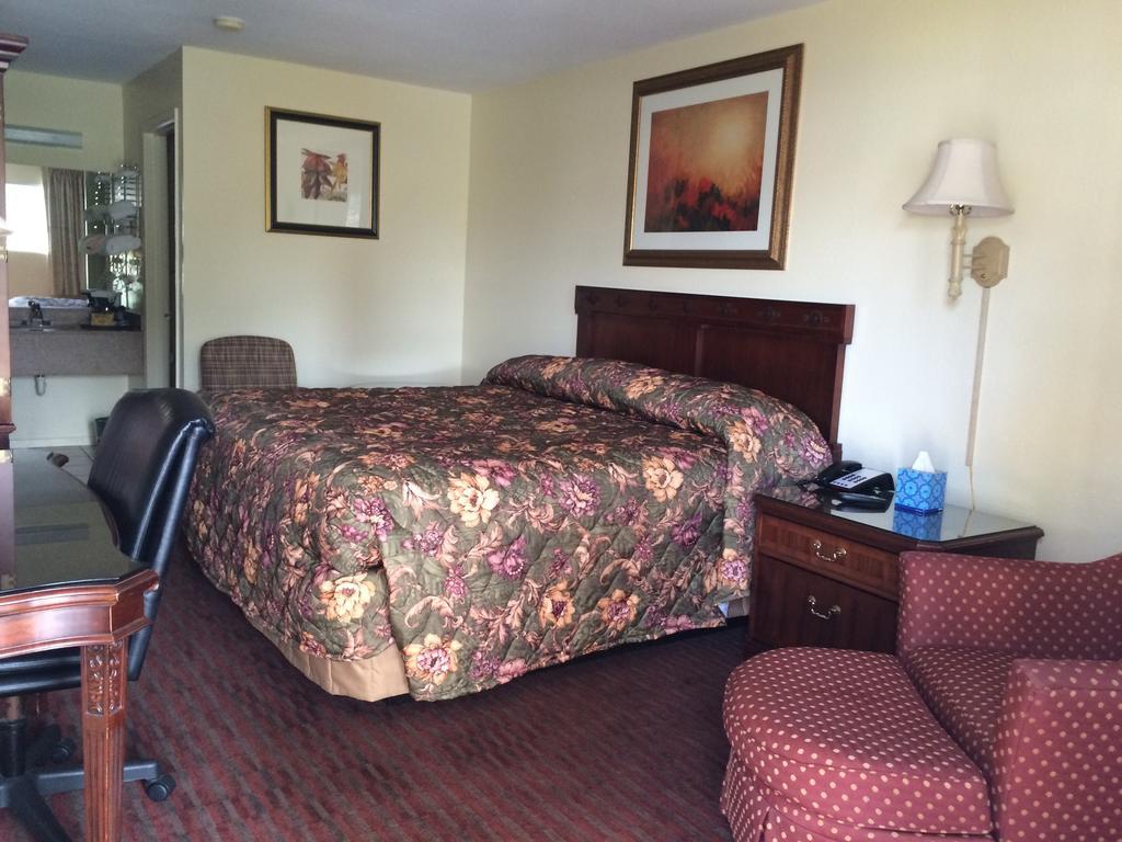 Knights Inn Augusta Fort Gordon Стая снимка