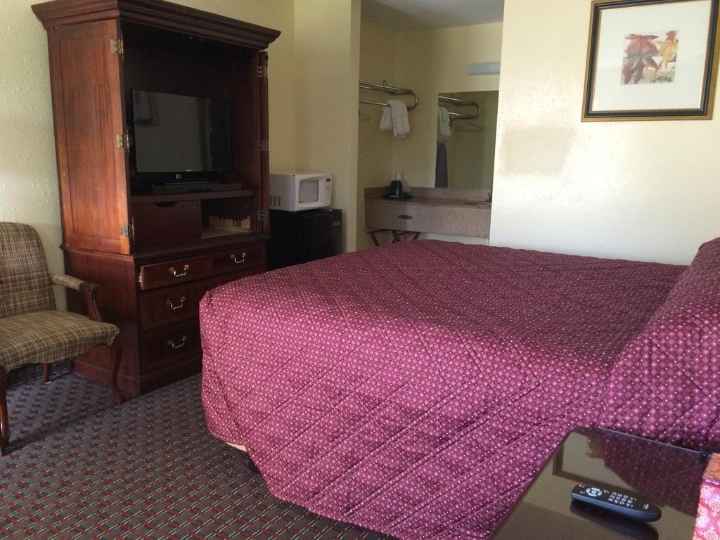 Knights Inn Augusta Fort Gordon Стая снимка