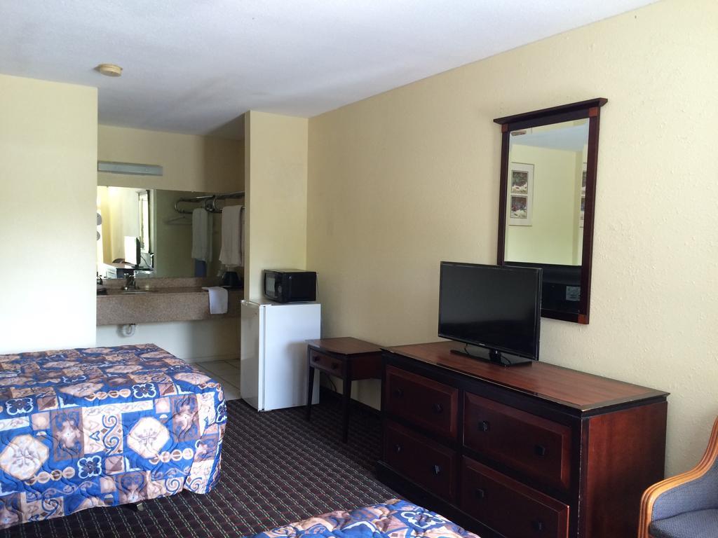 Knights Inn Augusta Fort Gordon Стая снимка